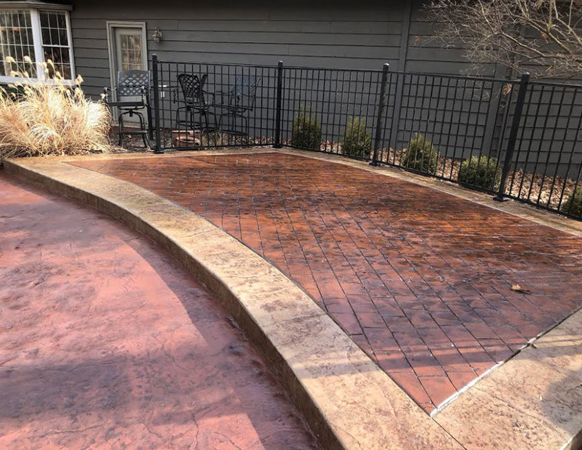 //www.americanflatwork.com/wp-content/uploads/2018/03/stamped-patio-brick-red-color-presidential-slate-pattern.jpg